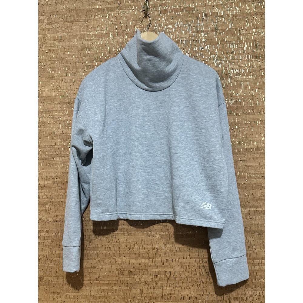 New Balance Women’s X-Large Cowl Neck Lightweight Pullover Gray